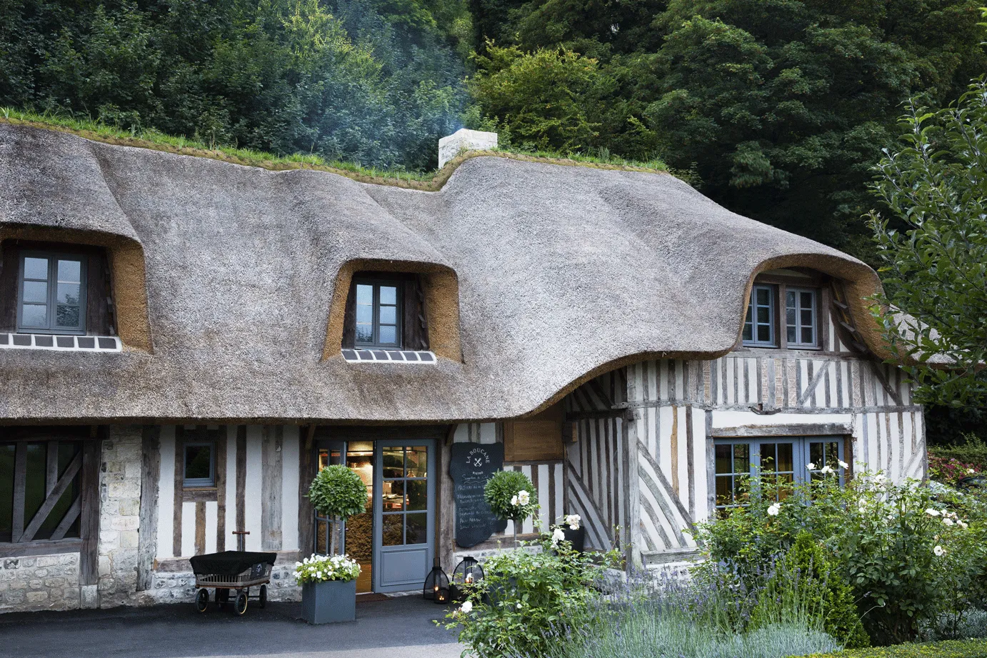 vue extérieur du Bistro La Boucane à la Ferme Saint Siméon